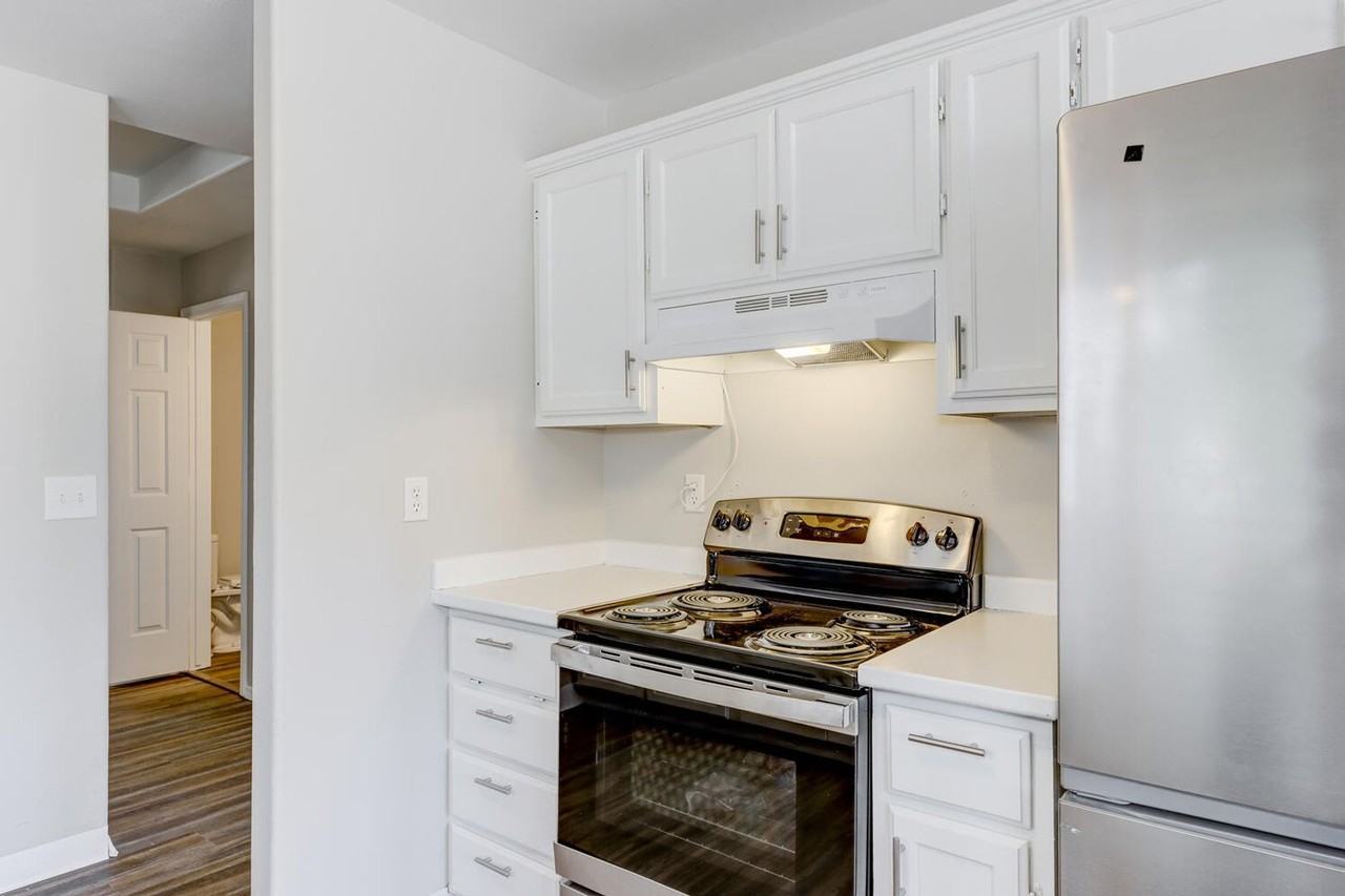 2322 E Dewey Ave - Photo 4 of 29