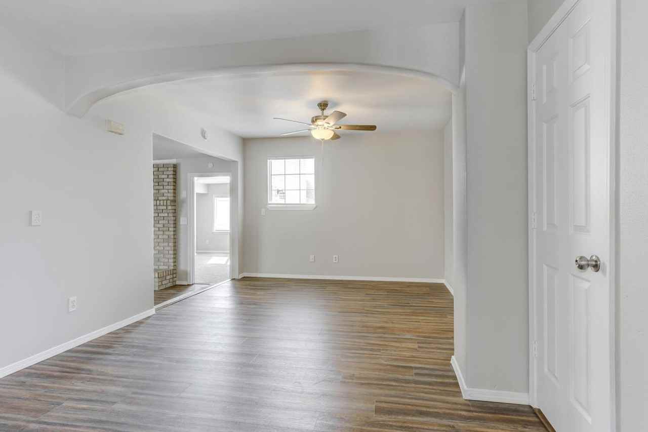 2322 E Dewey Ave - Photo 6 of 29
