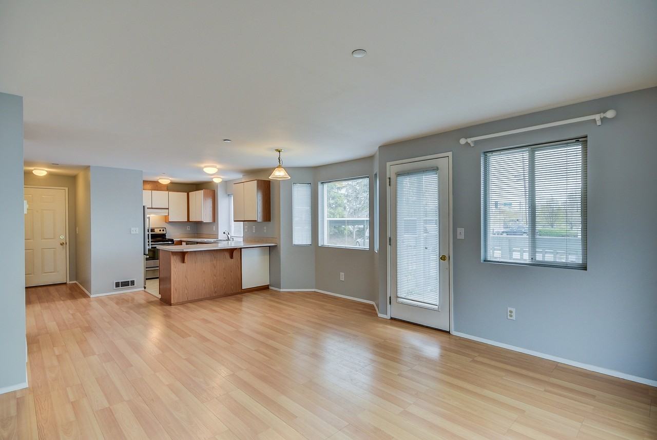 485 Sw Bayshore Dr Apt A201 - Photo 2 of 15