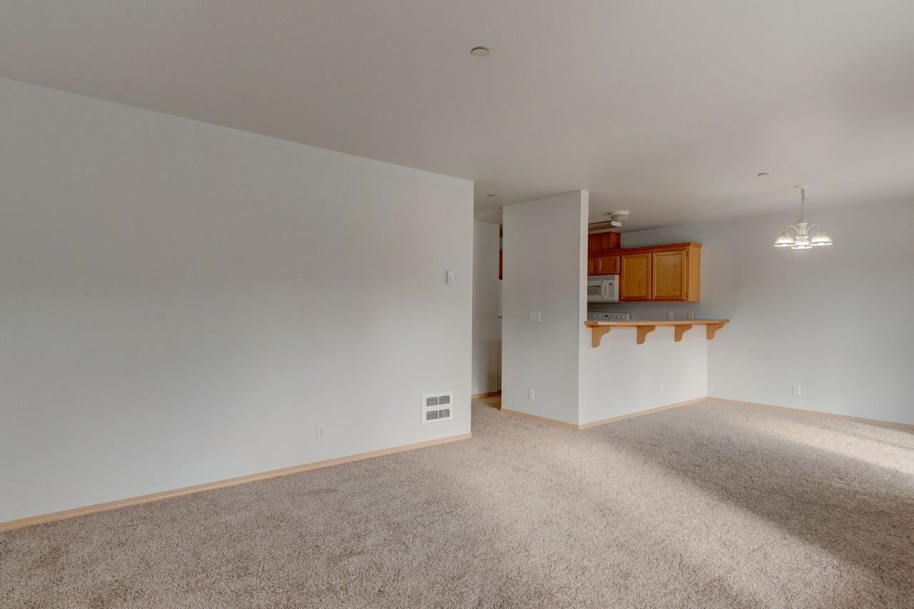 1670 Sw Mulberry Pl #B304 - Photo 3 of 14