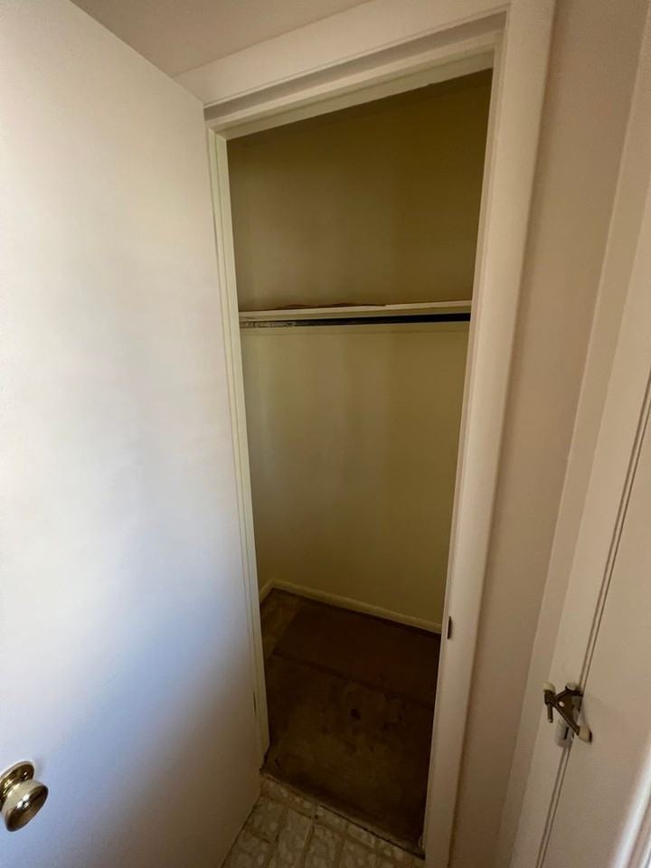 480 Bellvue Ave - Photo 3 of 29