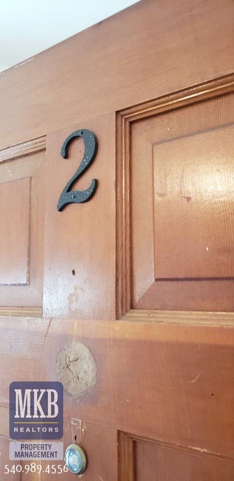 1128 Goodview Rd - Photo 2 of 16