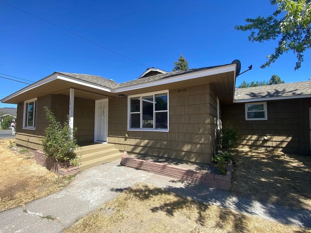 131 Polk St - Photo 2 of 19