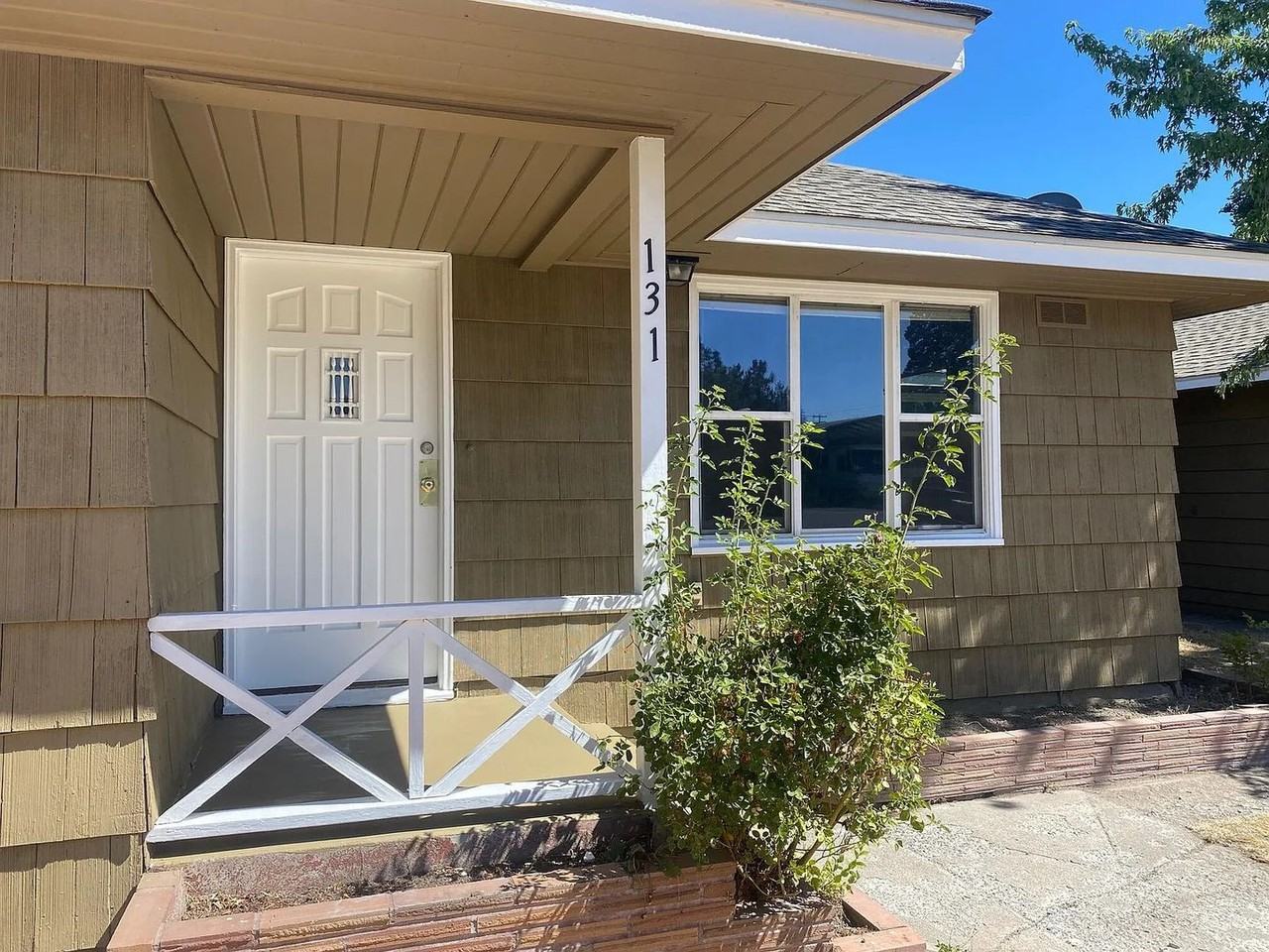 131 Polk St - Photo 3 of 19