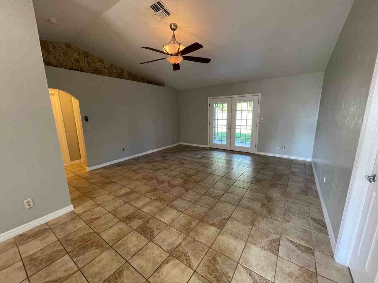 26862 St Thomas Dr - Photo 4 of 22