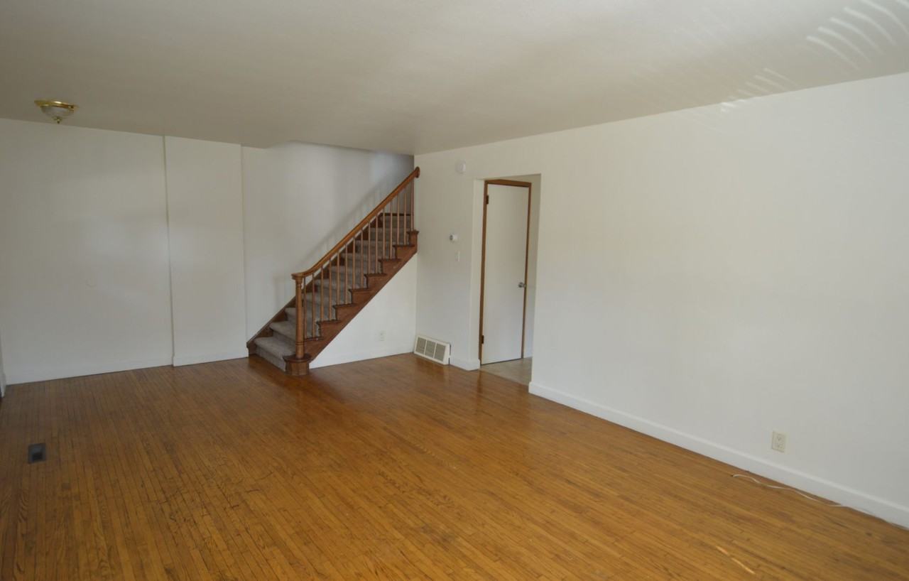 2203 12th Ave N - Photo 2 of 12