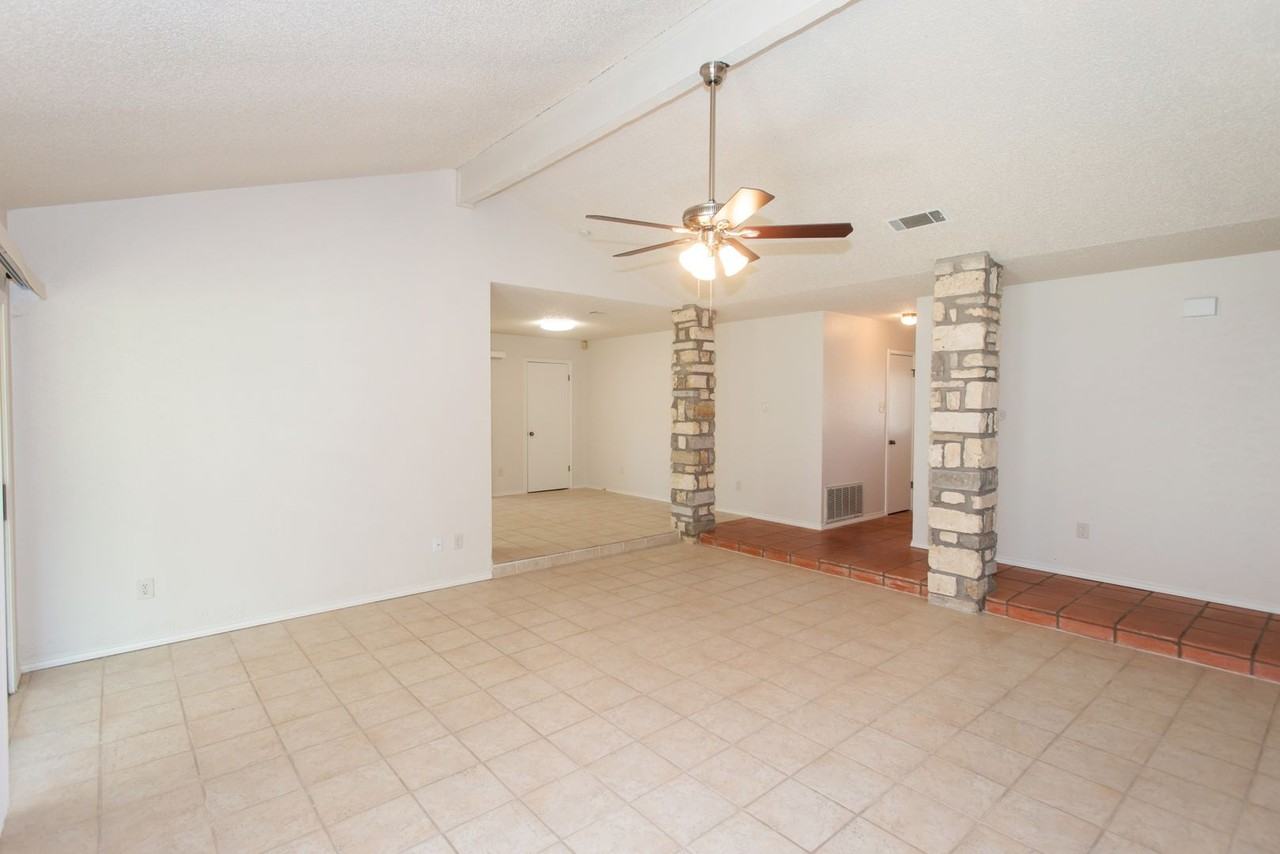 5811 Cannon Mountain Dr - Photo 3 of 35