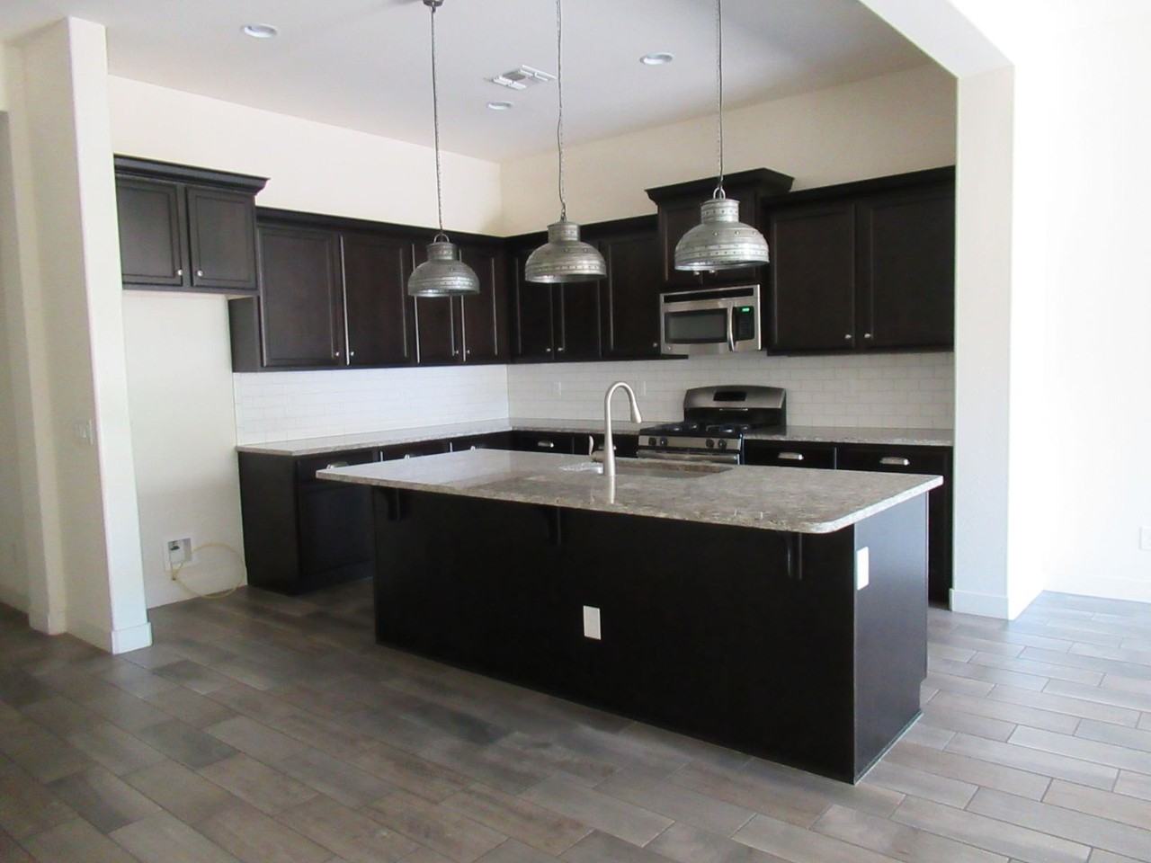 10559 E Monterey Ave - Photo 4 of 17