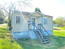 featured image of 801 Oval St