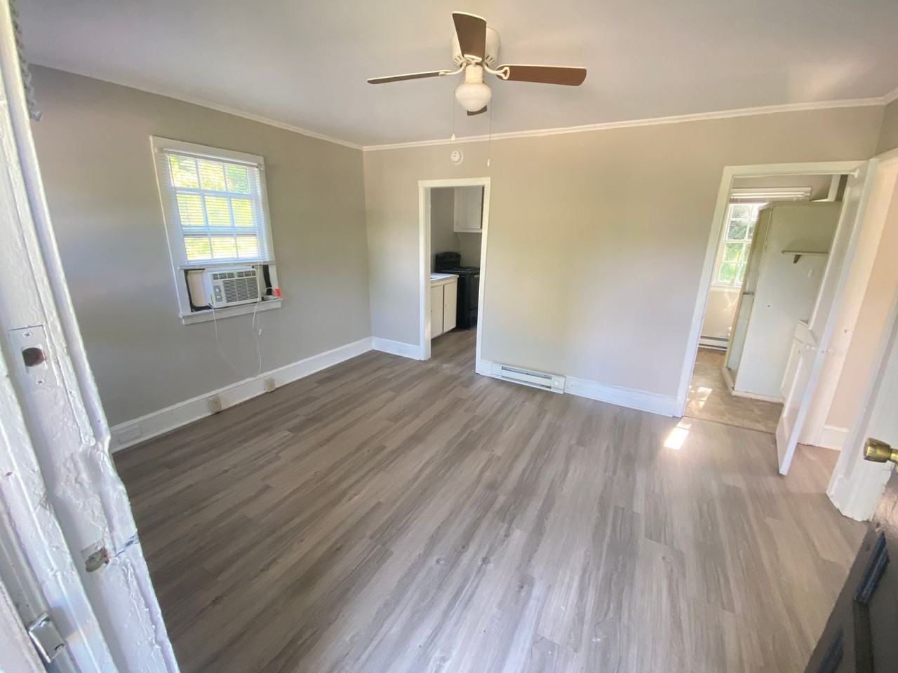 801 Oval St - Photo 2 of 11
