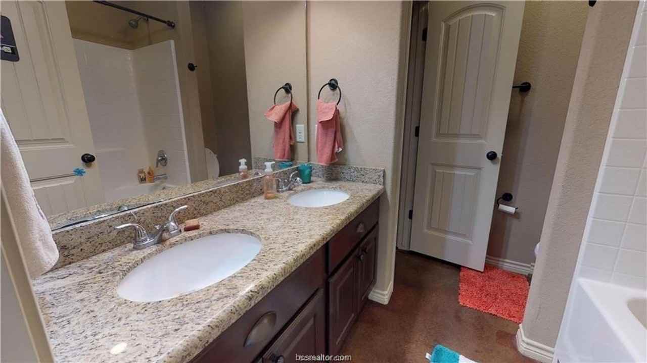 412 Deacon Dr - Photo 6 of 8