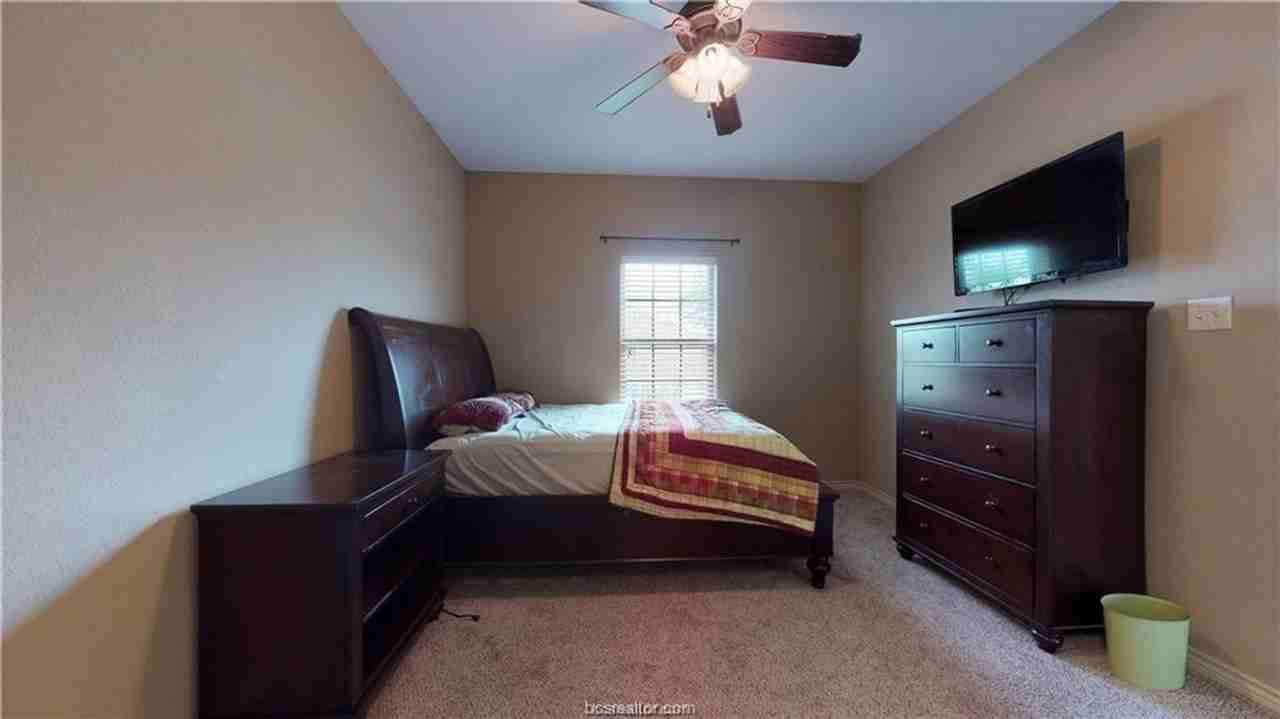 412 Deacon Dr - Photo 7 of 8