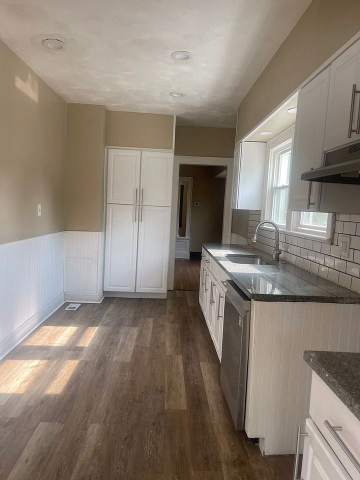 4397 Ardmore Rd - Photo 6 of 16