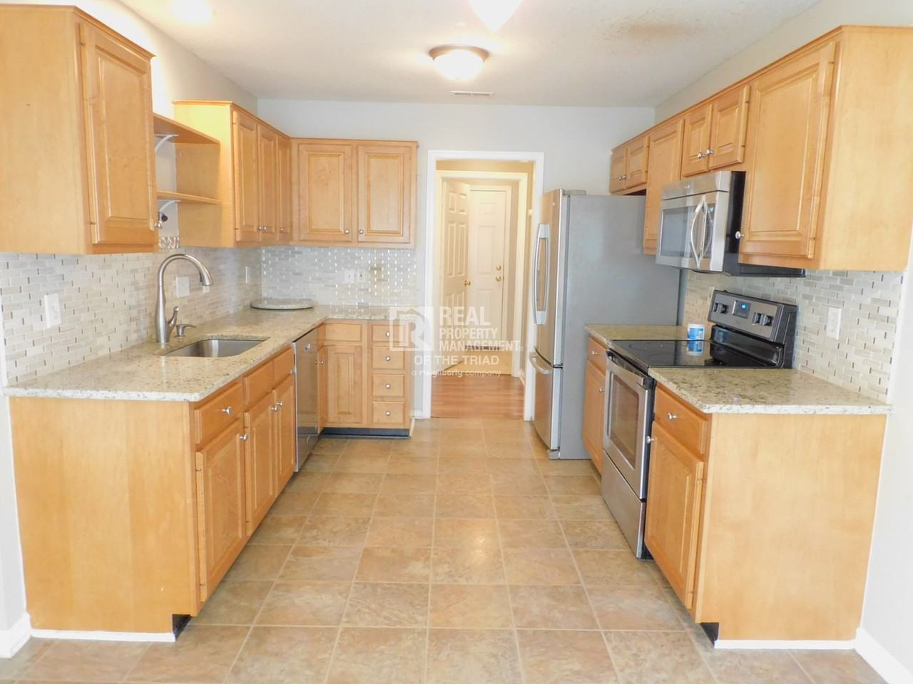 1722 Hargrove Dr - Photo 2 of 24