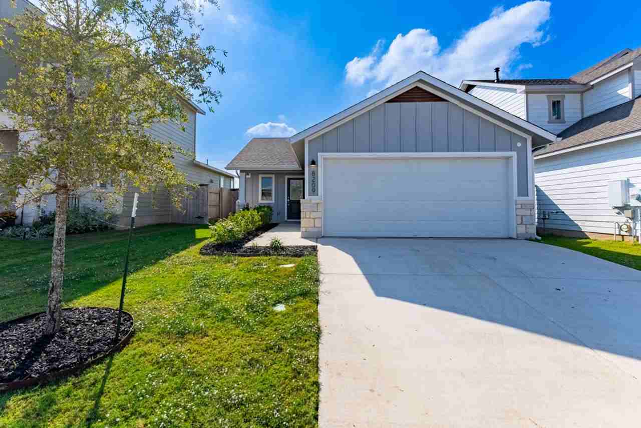 8209 Mc Kamy Dr - Photo 2 of 29