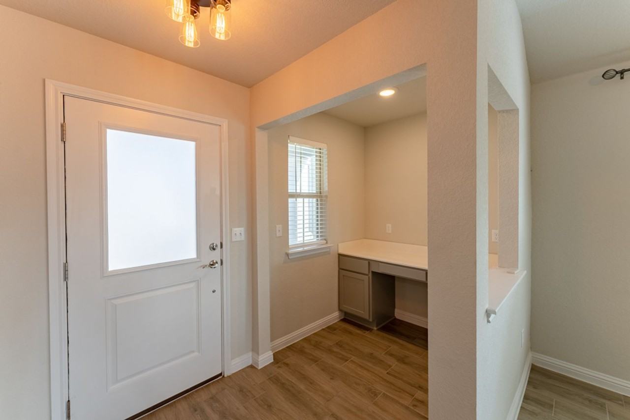 8209 Mc Kamy Dr - Photo 4 of 29