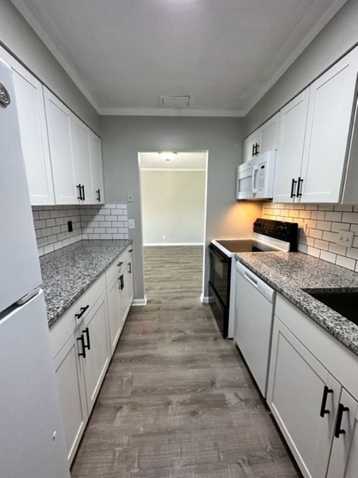 631 Tarpon Ave - Photo 6 of 22