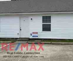 898 W Myrtle - Photo 1 of 1