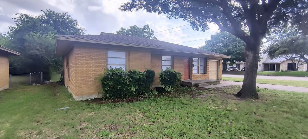 1015 Westway St - Photo 2 of 14