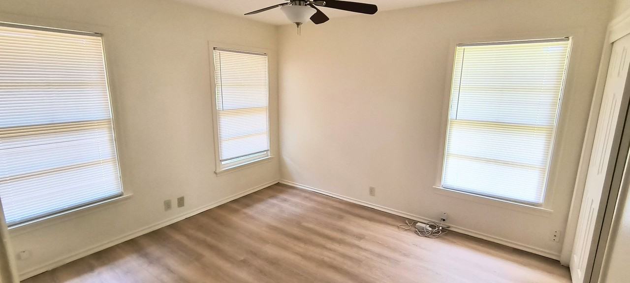 1015 Westway St - Photo 5 of 14