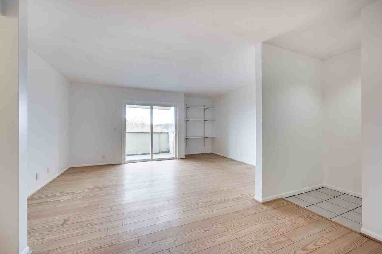 515N Basswood Dr #140 - Photo 3 of 29