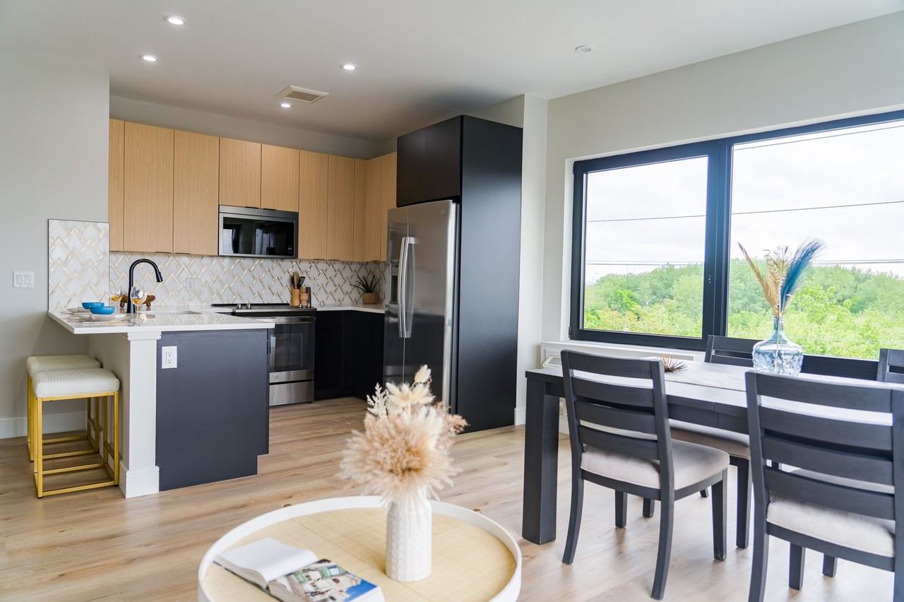 HELIO - Photo 3 of 26