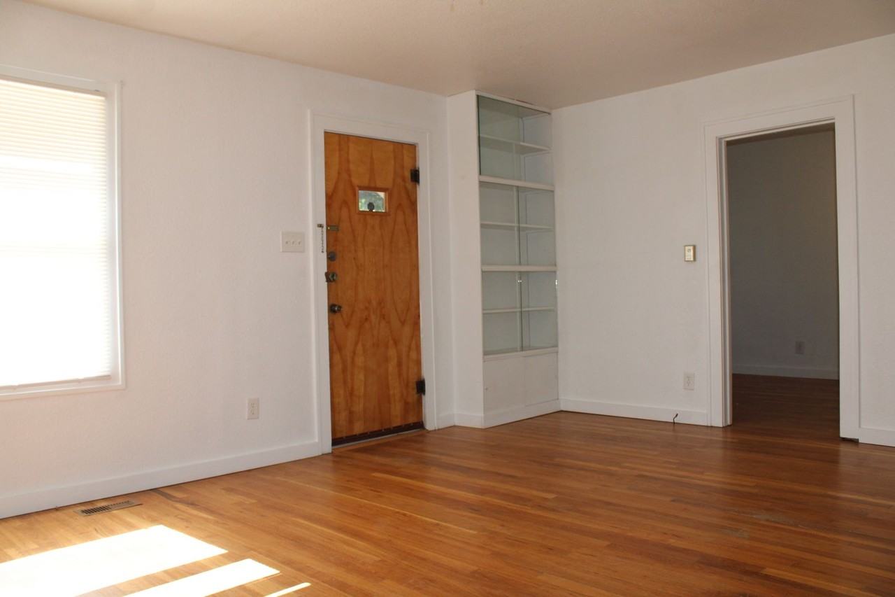 250 Booth Ave - Photo 2 of 13