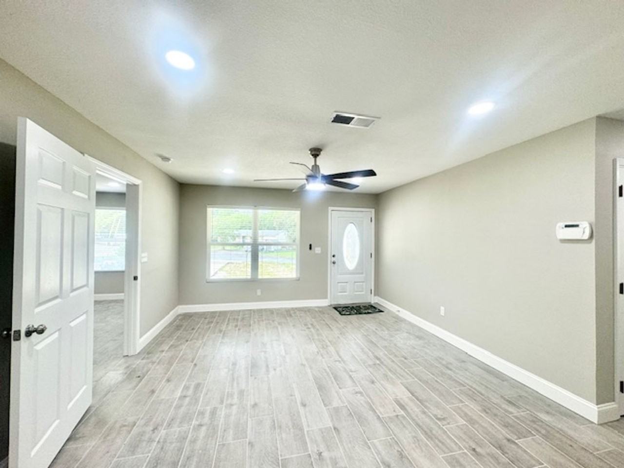 329 Edge Ave - Photo 3 of 28