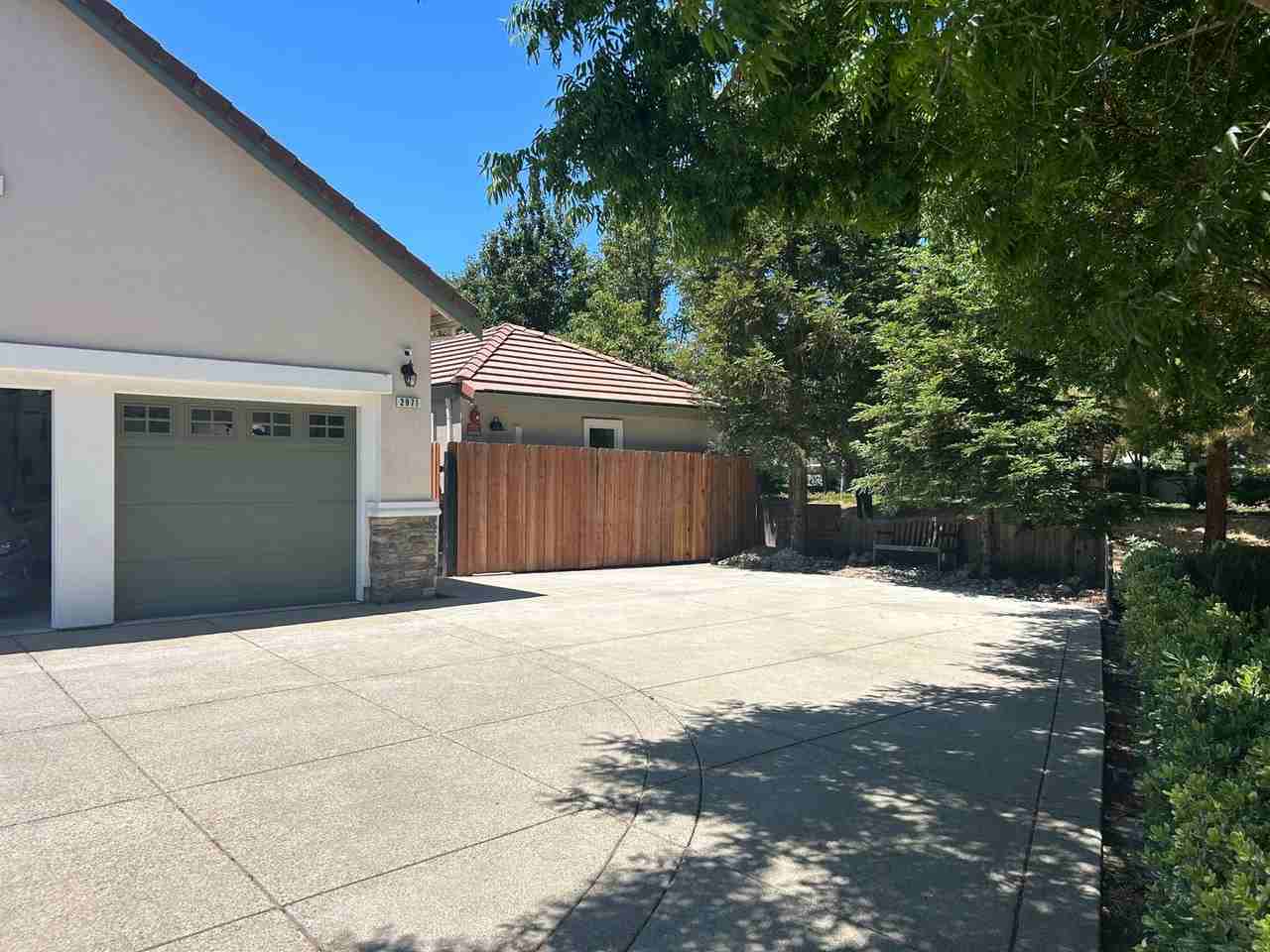 2971 Begonia Ct - Photo 2 of 15