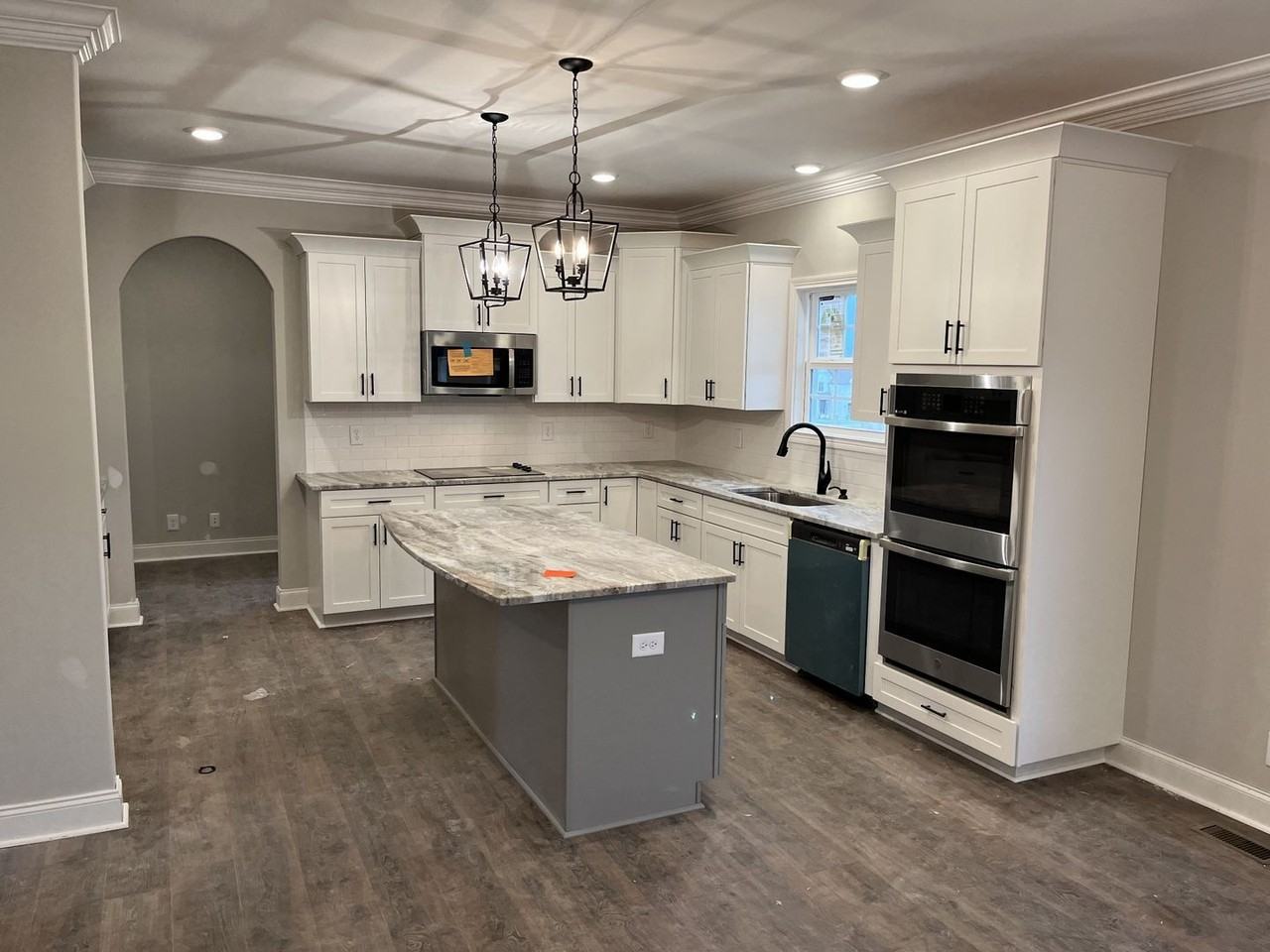 222 Cotoneaster Ln - Photo 5 of 50