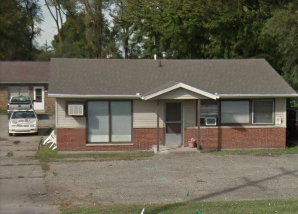 1314 E 12th St #1W - Photo 2 of 10