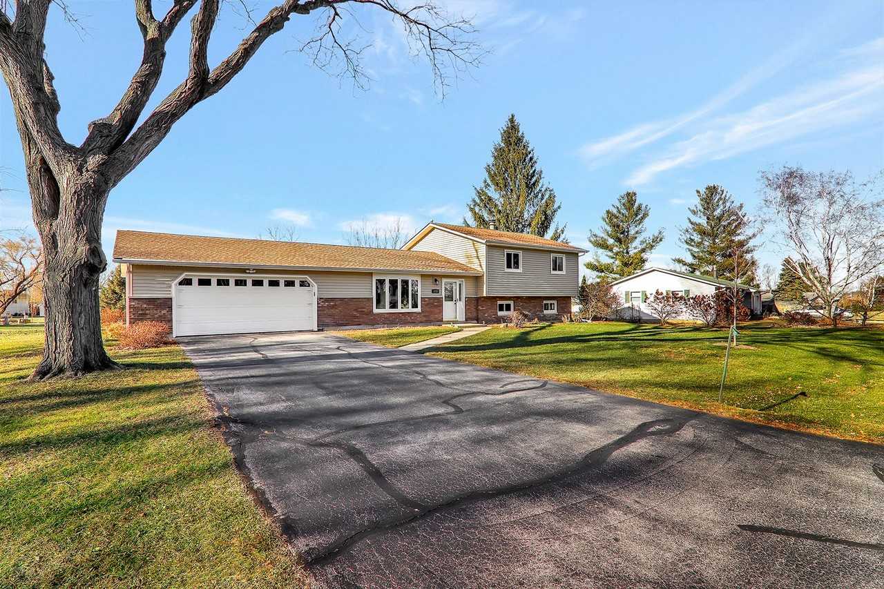 3789 Sky High Rd - Photo 2 of 30