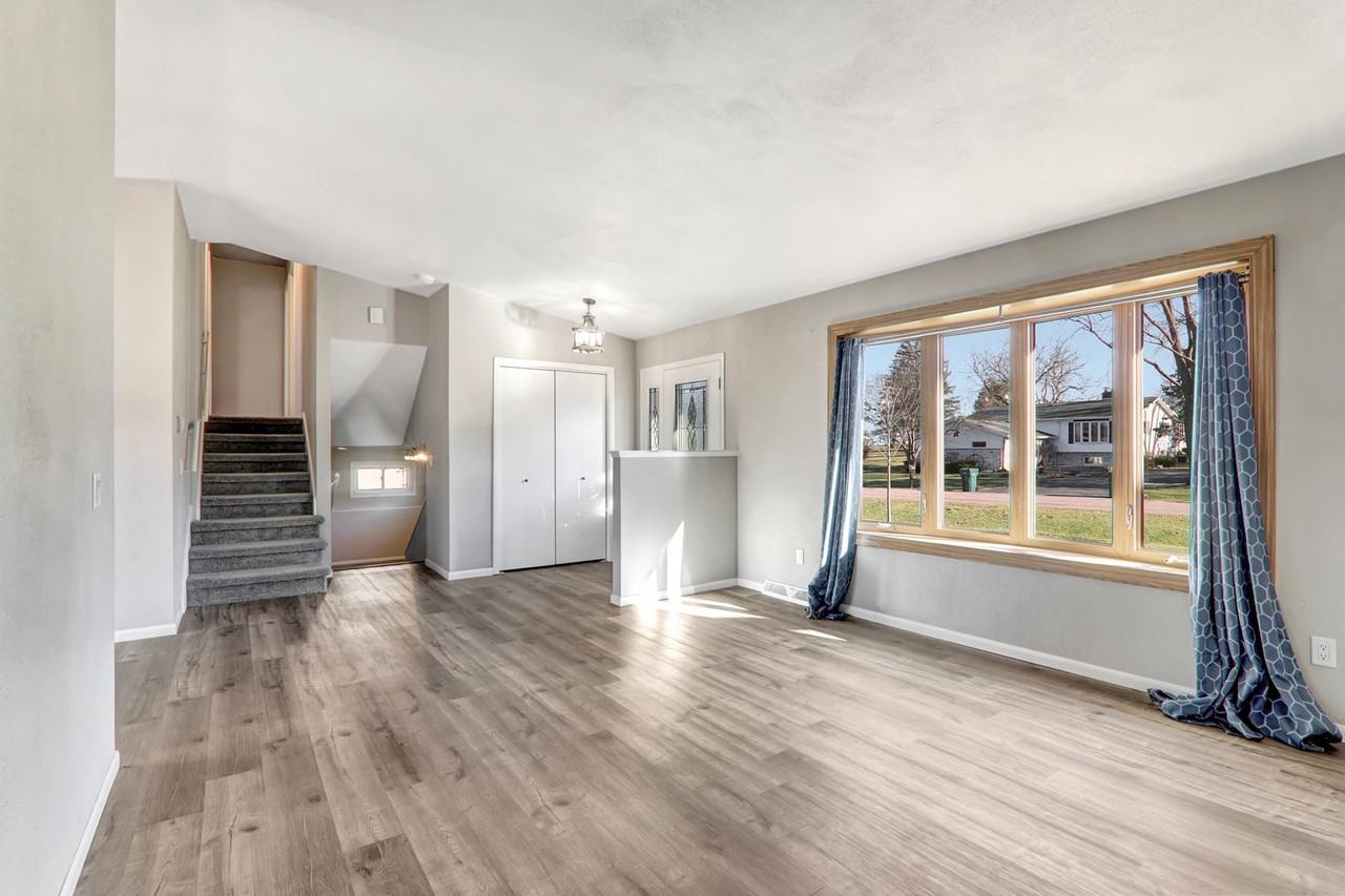 3789 Sky High Rd - Photo 4 of 30