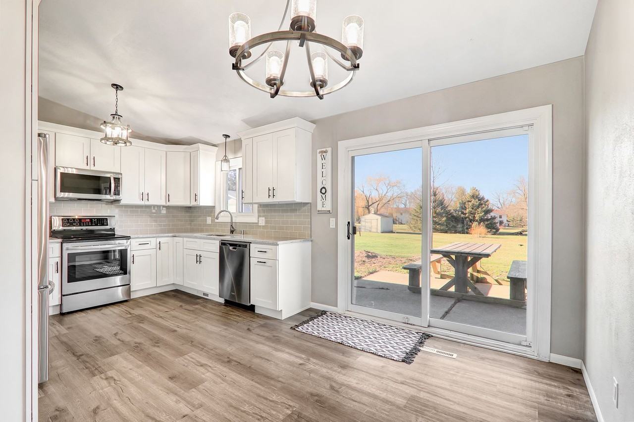 3789 Sky High Rd - Photo 7 of 30
