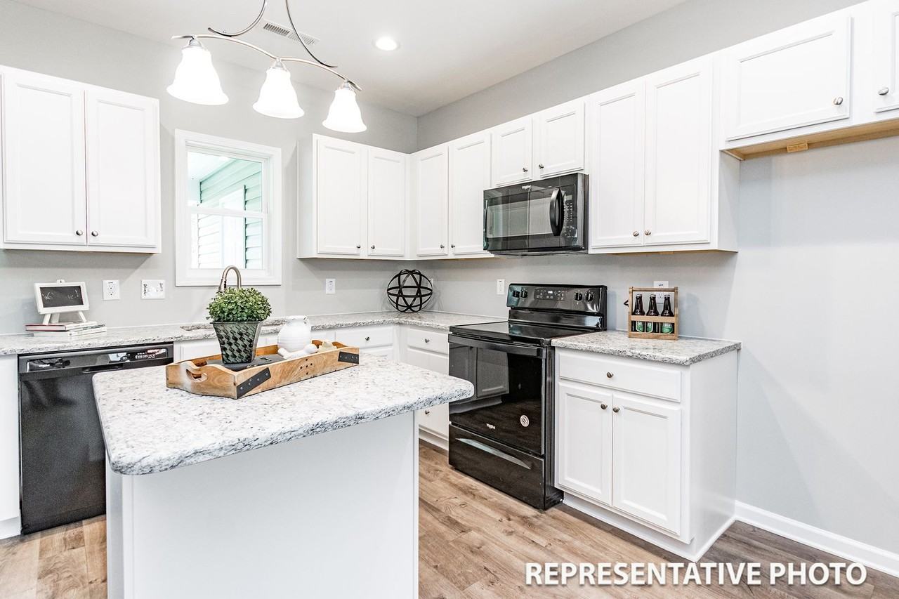 118 Sandstone St - Photo 2 of 10