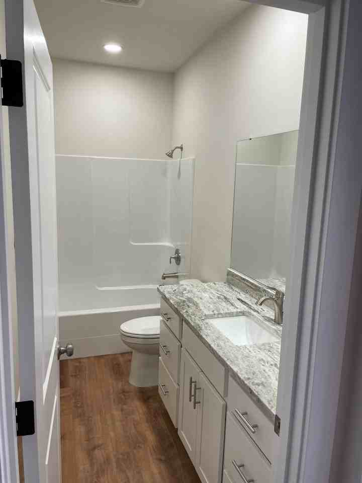 311 Riverwood Ct - Photo 3 of 4