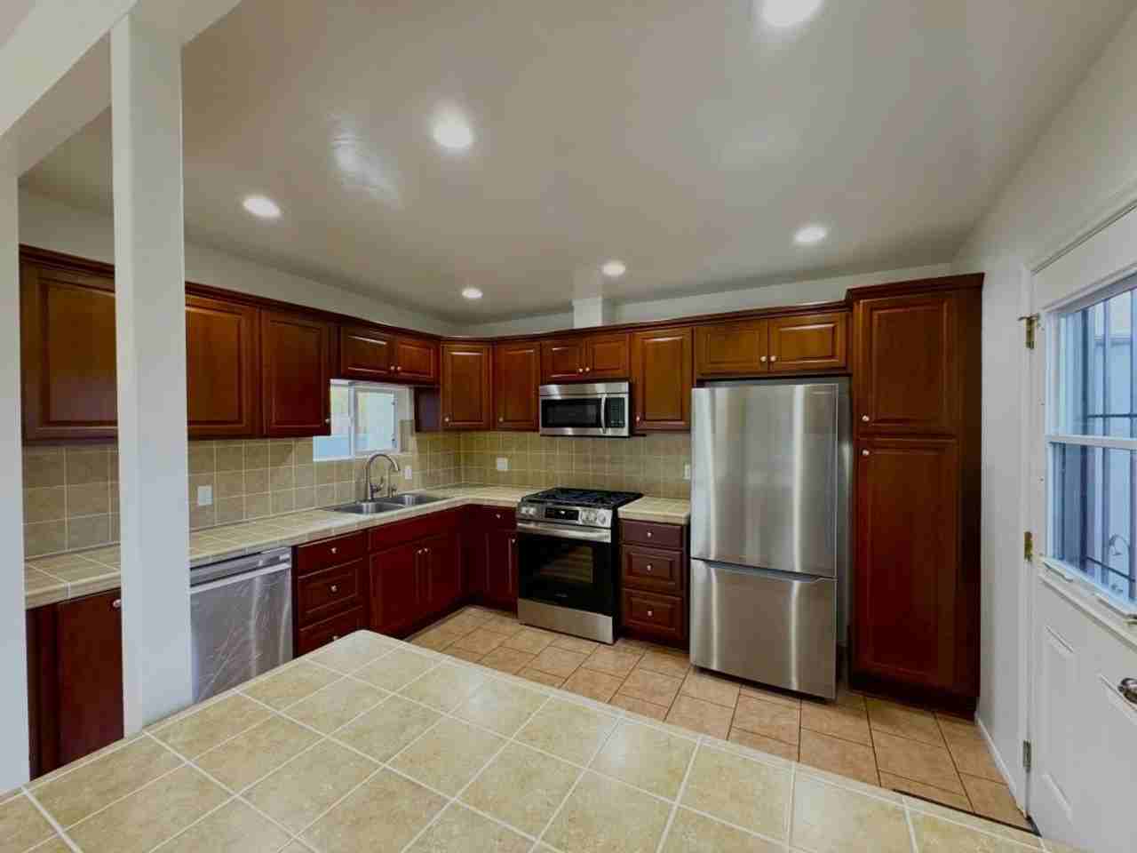 9272 Hector Ave - Photo 2 of 20