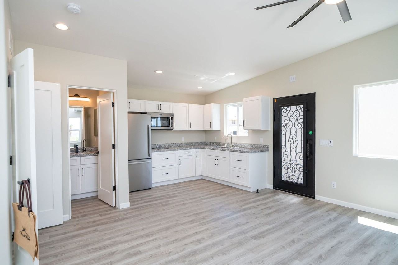 M2441 - Photo 3 of 9