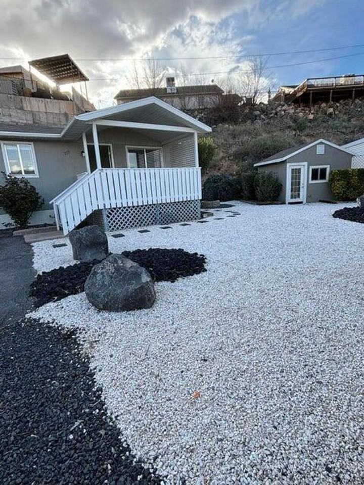 777 N 20 W - Photo 2 of 29