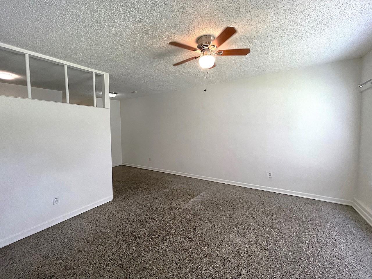 218 N Lakeland Ave #1 - Photo 4 of 20