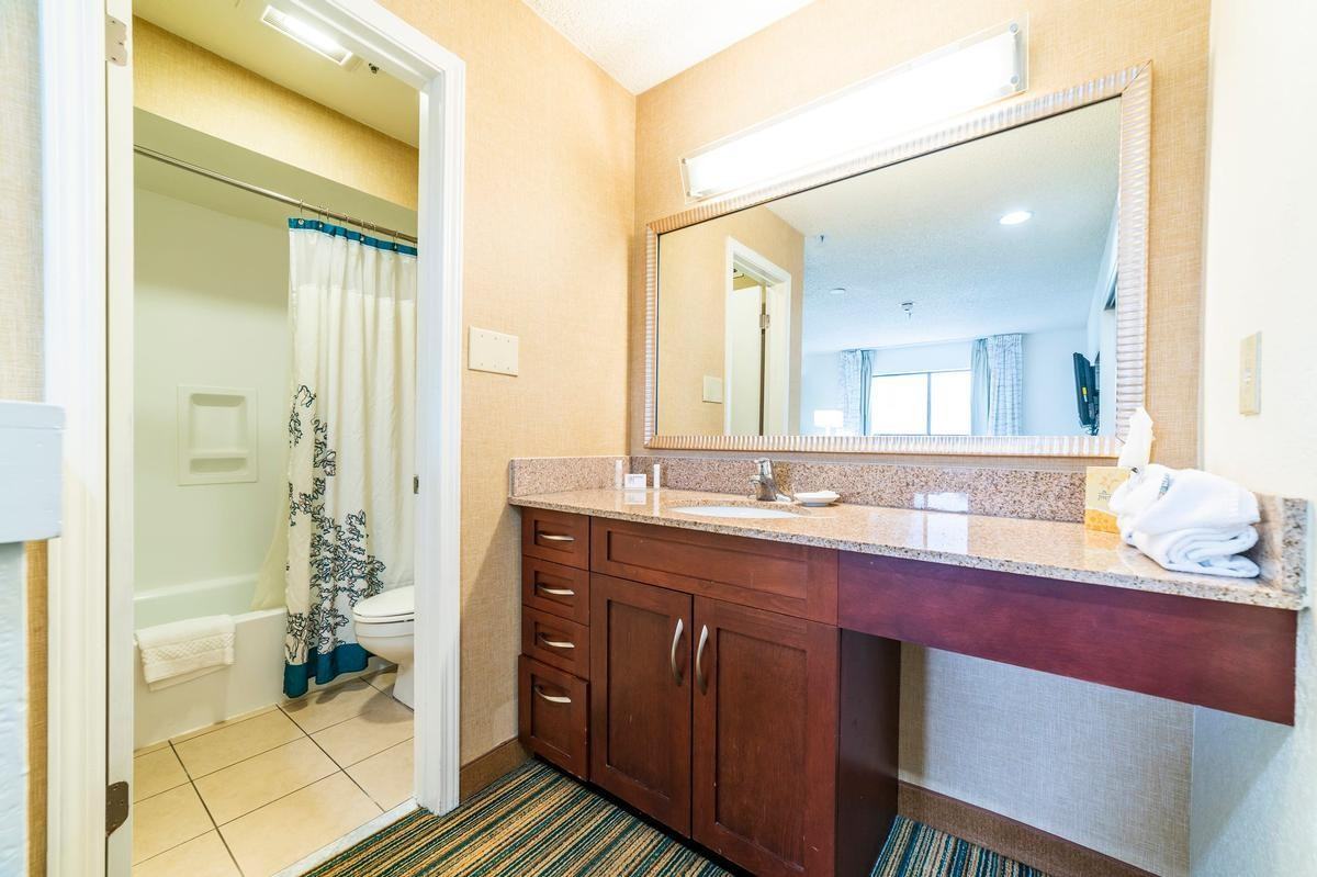 8242 North Black Canyon Highway - Photo 4 of 10