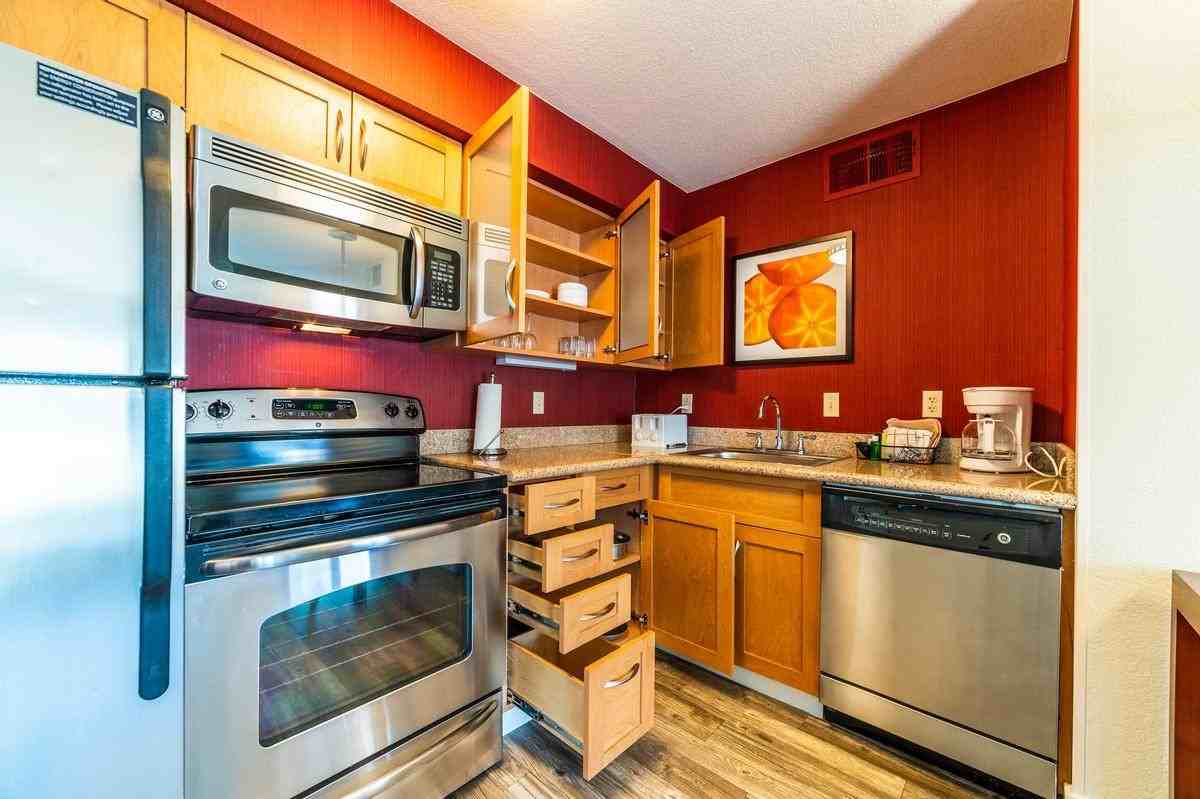 8242 North Black Canyon Highway - Photo 7 of 10