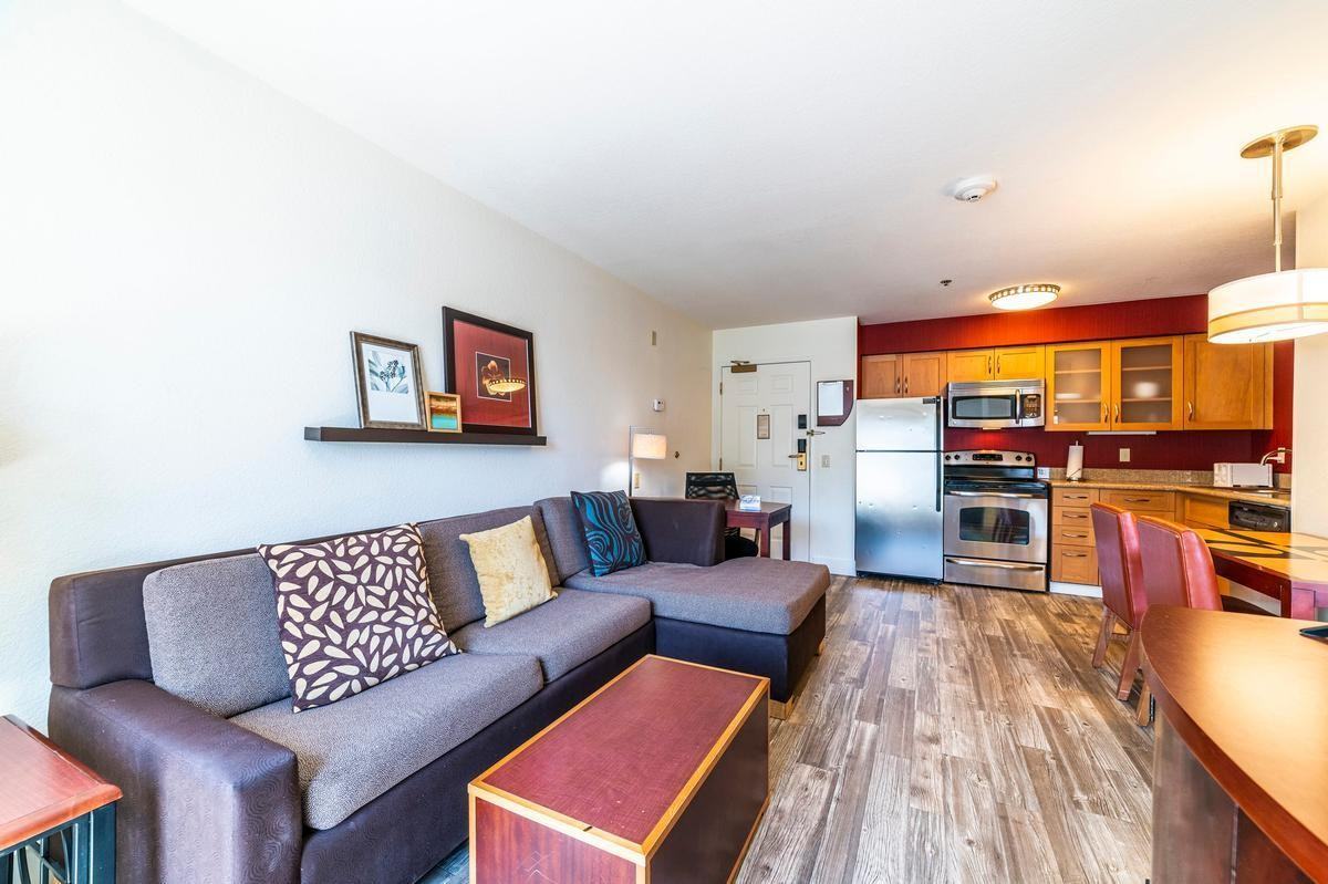 8242 North Black Canyon Highway - Photo 5 of 10