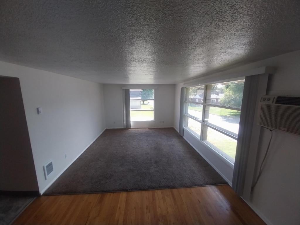 2918 N Belt St - Photo 2 of 14