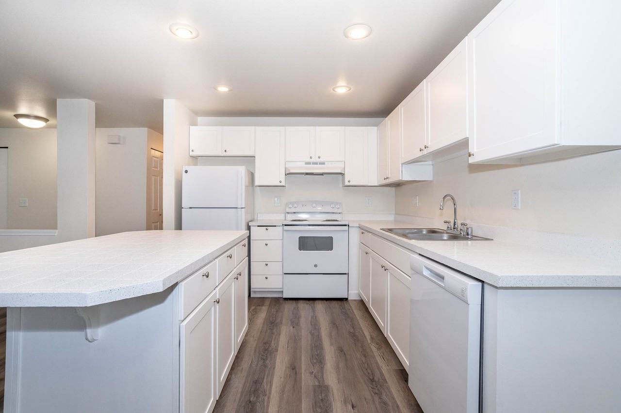 Cottage Woods Apartments - Photo 3 of 19