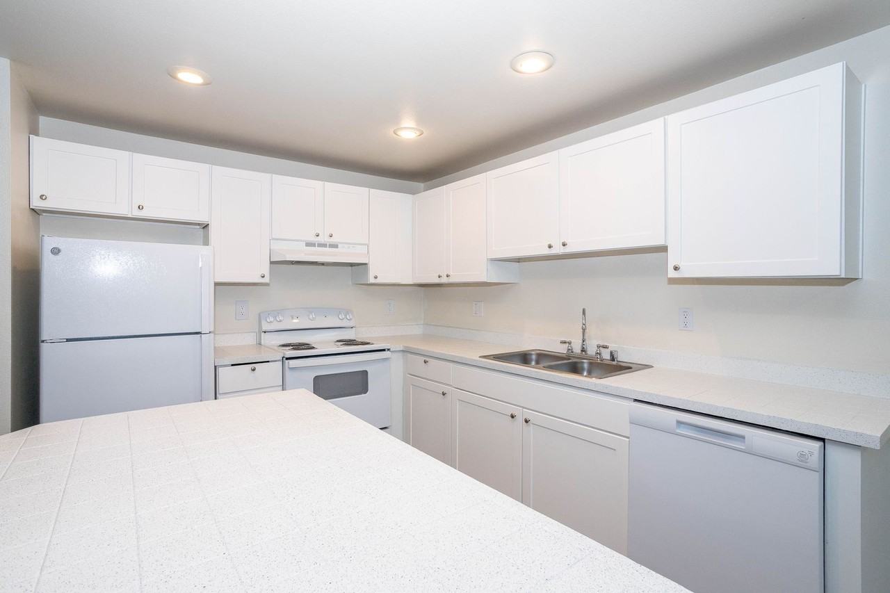 Cottage Woods Apartments - Photo 4 of 19