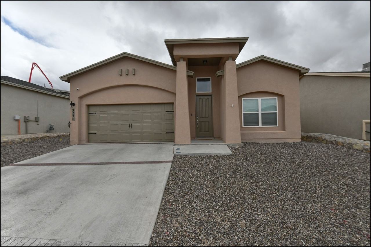 2370 Enchanted Rock Ln - Photo 3 of 44