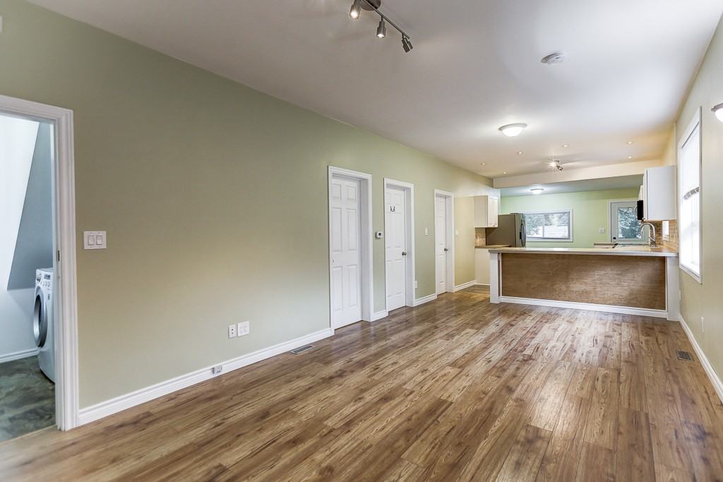 309 Ritson Road South - Photo 3 of 24