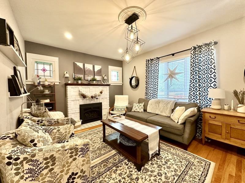 134 Brighton Ave - Photo 3 of 14