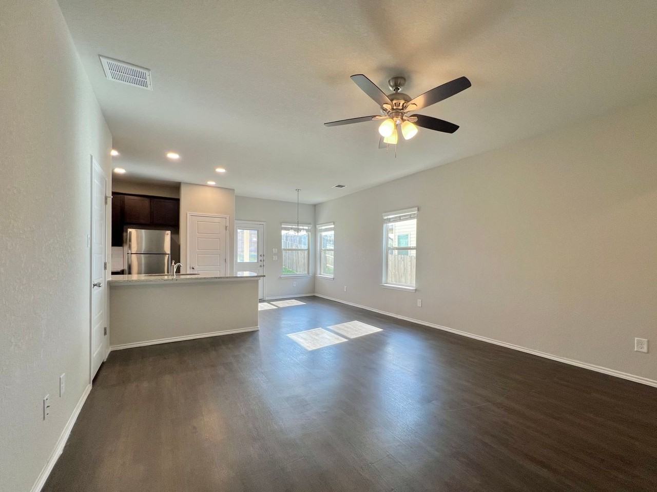 9106 Canyon Bend - Photo 3 of 25